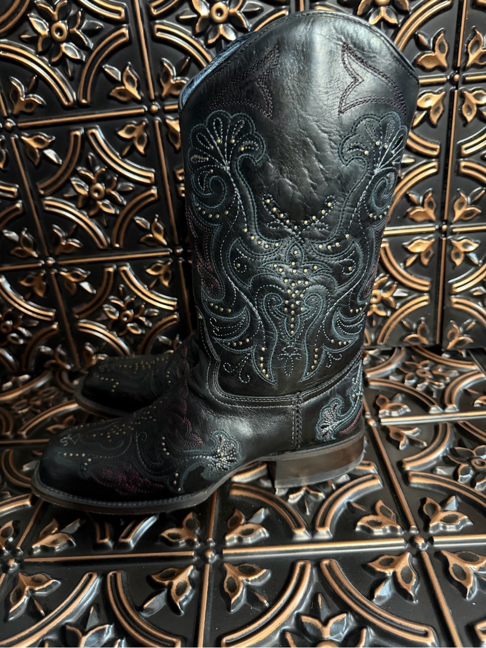 Corral Embroidered Black Leather Western Cowboy Boots - Picture 4 of 6
